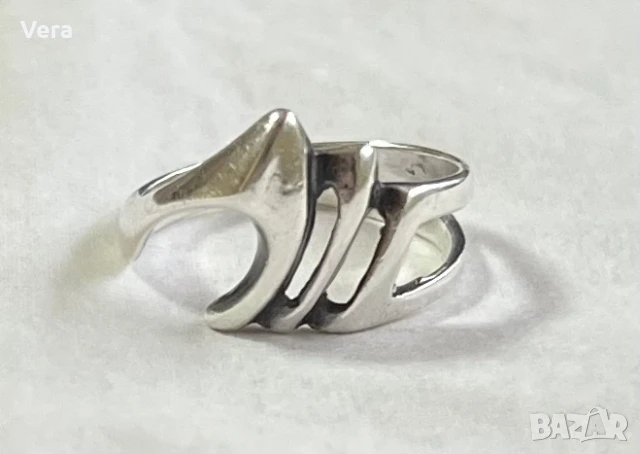 Дамски сребърен пръстен, снимка 2 - Пръстени - 50528525