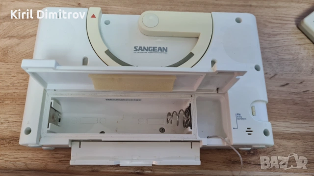 Преносимо влагоустойчиво радио Sangean H201, снимка 10 - Радиокасетофони, транзистори - 53064271