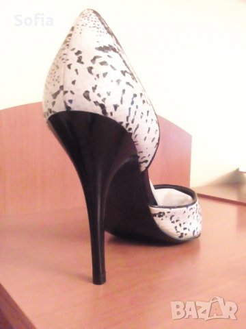 Дамски обувки бяло змийски принт №38 Нови на ток с над 30% отстъпка, снимка 3 - Дамски обувки на ток - 31959272