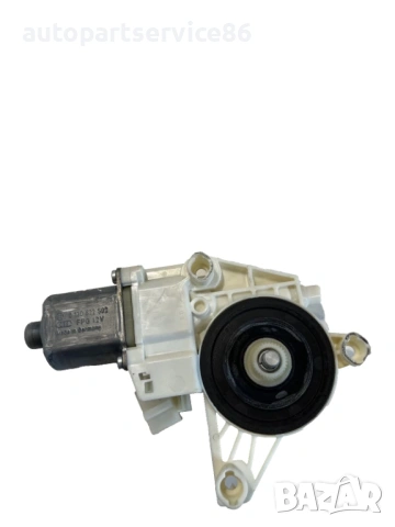 Мотор за прозорец предна дясна за 2.2 CDI за Mercedes W212 (2012) 0130822502