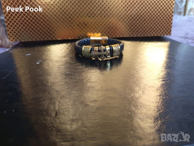 колекционерска гривна от медицинска стомана и естествена кожа 