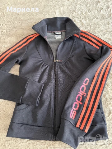 Дамско спортно горнище,Адидас,цена 10 лв.