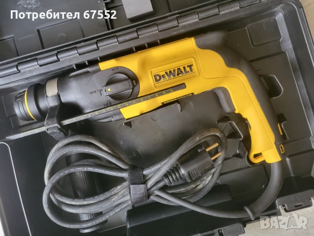 Перфоратор DeWalt D25113. Оригинален в перфектно състояние. 82€ (без коментар).