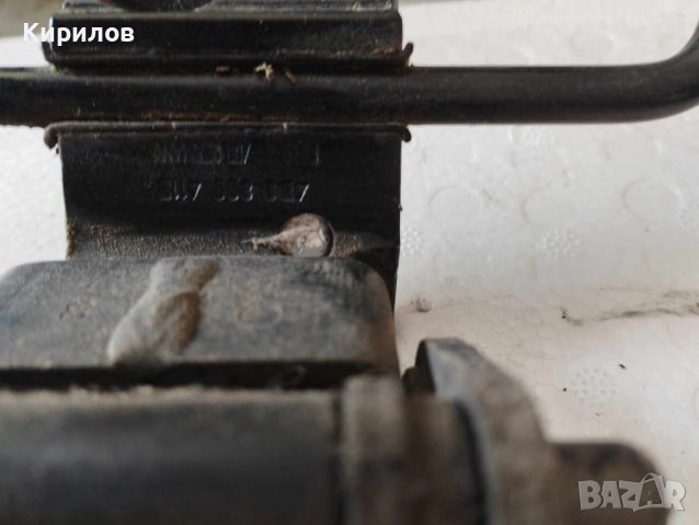  Предна лява  долна и горна  панта врата Skoda Octavia 1996-2004, снимка 2 - Части - 44462533