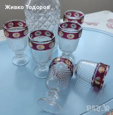 Сервиз за алкохол - винтидж (6 чаши и гарафа с конник), снимка 2 - Сервизи - 48799189