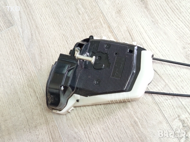 Задна лява брава - заключващ механизъм за SUBARU Impreza 4та генерация, снимка 4 - Части - 52929020