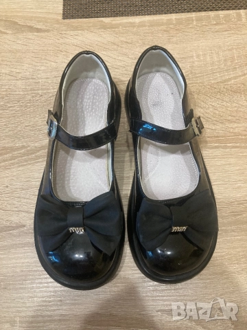 Детски обувки номер 37
