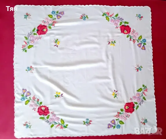 Покривка за маса с бродерия 