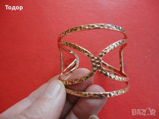 Позлатена твърда гривна , снимка 6 - Гривни - 53045353