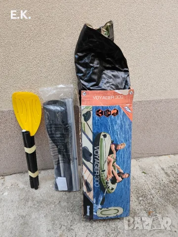 Чисто нова двуместна надуваема лодка Bestway Hydro-Force Voyager 300 + гребла