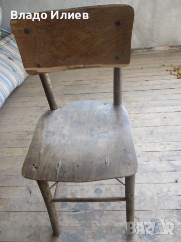 Столове  -4 дървени старинни с антикварна стойност и 2 метални-с дефекти  и подлежащи на ремонт, снимка 3 - Антикварни и старинни предмети - 34593711