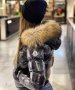 Дамско яке с богат естествен косъм на качулката Moncler, снимка 3