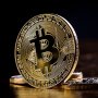 🪙💰💱Позлатена crypto Bitcoin монета в трофейна кутия (trophy case)
