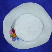 Дамска плетена шапка, снимка 2 - Шапки - 31377788