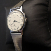 Съветски часовник Победа , снимка 2 - Антикварни и старинни предмети - 44914935