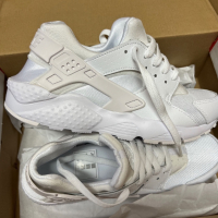 Дамски маратонки Nike Huarache, снимка 3 - Маратонки - 44635535