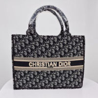 Дамски чанти Christian Dior висококачествена реплика, снимка 4 - Чанти - 44802418