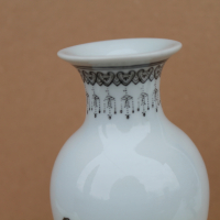 Китайска Порцеланова ваза , снимка 3 - Вази - 36417089