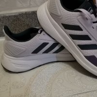 Продавам спортни летни дамски обувки adidas , снимка 2 - Дамски боти - 38390462