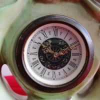 Стар Италиански Порцеланов Настолен Часовник КОНЕ, снимка 3 - Антикварни и старинни предмети - 42100907