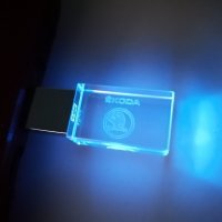 Светеща УСБ USB flash флаш памет стъкло с емблема на марка кола автомобил джип мотор + Подарък, снимка 11 - Аксесоари и консумативи - 30945988