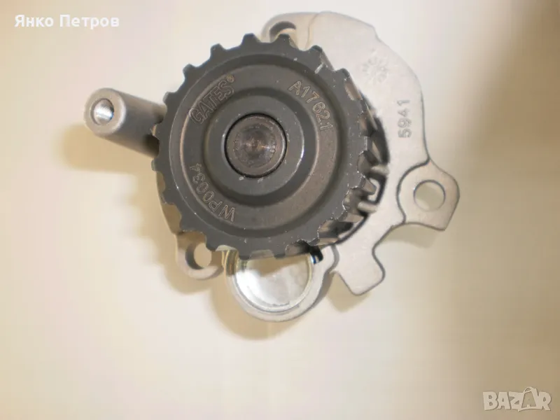 Водна помпа по ОЕ 038121011 производство Гейц, снимка 1