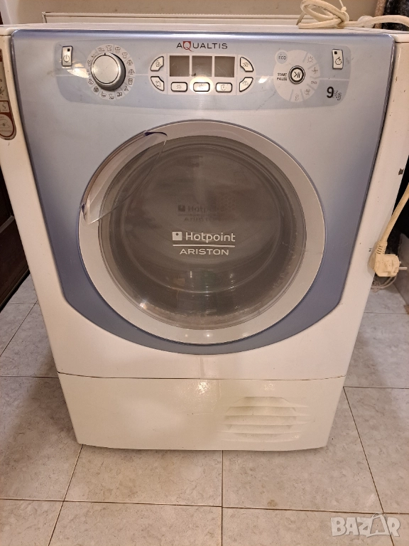 Сушилня Аристон 9 кг за ремонт или части, снимка 1