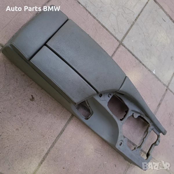 Подлакътник BMW E60 E61 Facelift средно барче БМВ Е60 Е61 Фейслифт, снимка 1