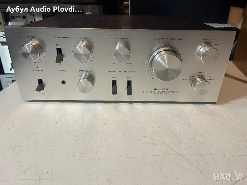 Sanyo DCA 1001 Solid State Stereo Pre Main Amplifier, снимка 1