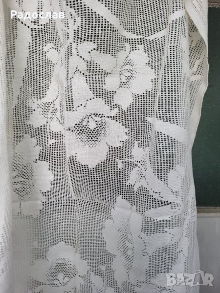 Продавам бяла дантелена покривка за маса, снимка 1