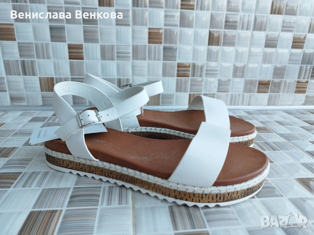 Дамски обувки номер 40 и 41. Сандали равни и нисък ток маратонки Адидас Adidas , снимка 10 - Сандали - 53969023