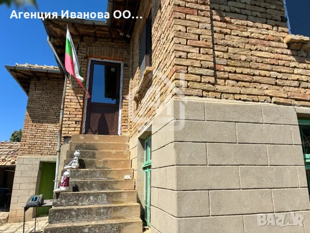 Къща с голям двор и плевник в с. Конак, 20 км от Попово, снимка 4 - Къщи - 55786139