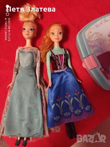Две Оригинални Frozen кукли Disney Замръзналото кралство + нова кутия за храна + нова чаша Winx, снимка 3 - Кукли - 31049406