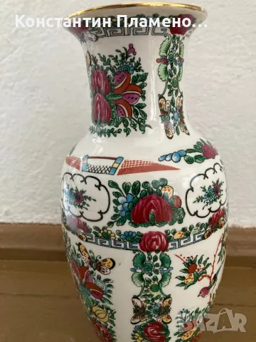 Две порцеланови китайски вази 1960-1970г, снимка 3 - Антикварни и старинни предмети - 48957672