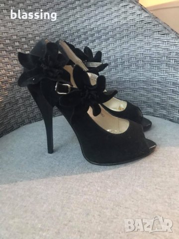 Високи обувки, снимка 12 - Дамски обувки на ток - 31777976