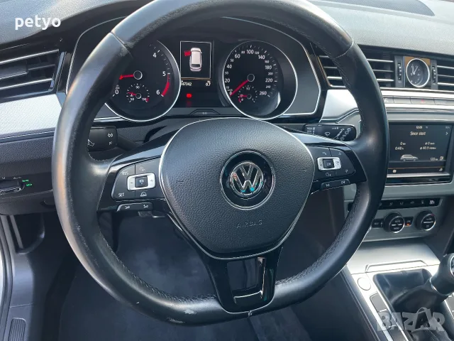 Vw Passat 2.0 tdi R-Line , снимка 9 - Автомобили и джипове - 56442689