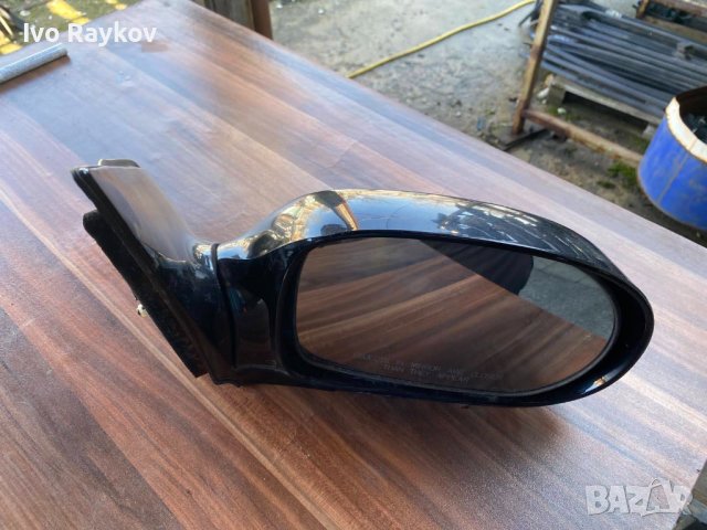 дясно огледало за Kia Carnival, снимка 2 - Части - 44438282