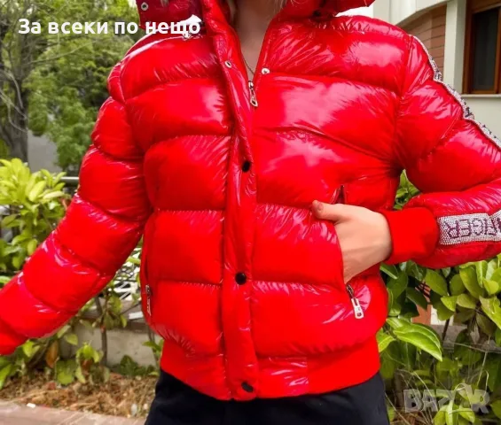Tommy Hilfiger Дамско Лачено Зимно Яке С Качулка С Пух Томи Хилфигер - Черно И Червено Код VAL-43