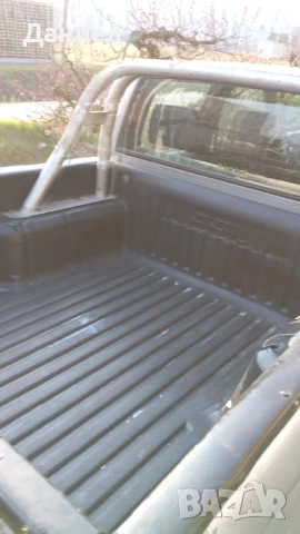 Nissan Navara 2.5 Double Cab, снимка 6 - Автомобили и джипове - 54035691