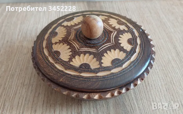 кутия дърворезба за колекционери 