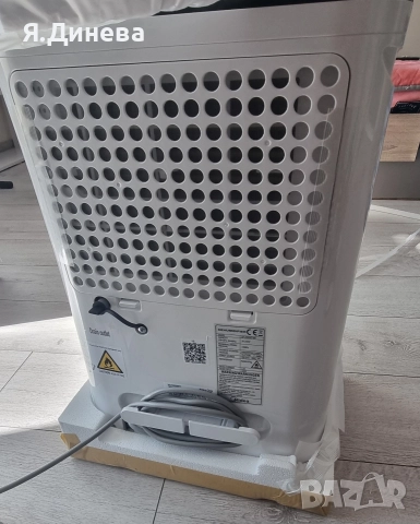 Влагоуловител Midea 20L , снимка 4 - Влагоабсорбатори и влагоуловители - 52800006