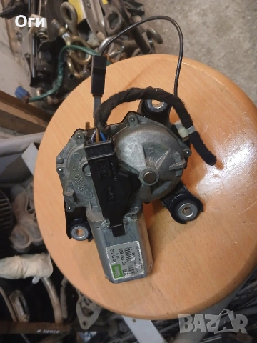 Моторче задна чистачка за Опел Корса С 09 132 802, снимка 2 - Части - 54064025