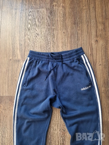 Страхотно мъжко спортно долнище ADIDAS размер L, снимка 3 - Спортни дрехи, екипи - 53196348