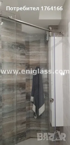 Стъклена прозрачна душ кабина с плъзгащ механизъм изработена от ениглас