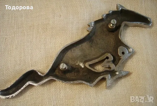 Автентична емблема на старинен форд" Мустанг", снимка 4 - Антикварни и старинни предмети - 48769612