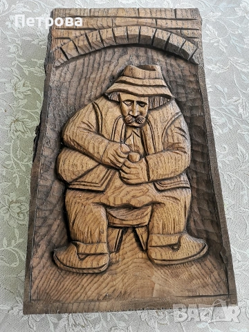 Голямо пано, дърворезба. 