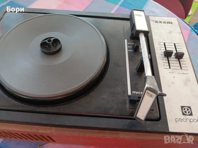 Грамофон Респром Ахат с вграден усилвател и говорител, снимка 3 - Грамофони - 48747094