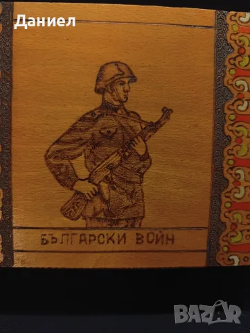 Пирографирана дървена кутия, снимка 2 - Антикварни и старинни предмети - 56275859