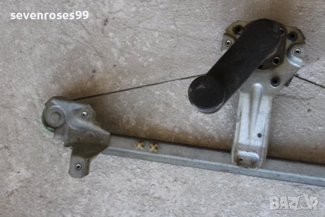 Машинка стъкло ръчна задна дясна Опел Вектра А 1.4i 1991 Opel Vectra A, снимка 2 - Части - 42834649