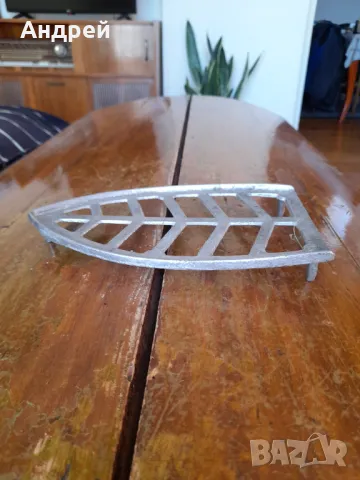 Стара поставка за ютия #6